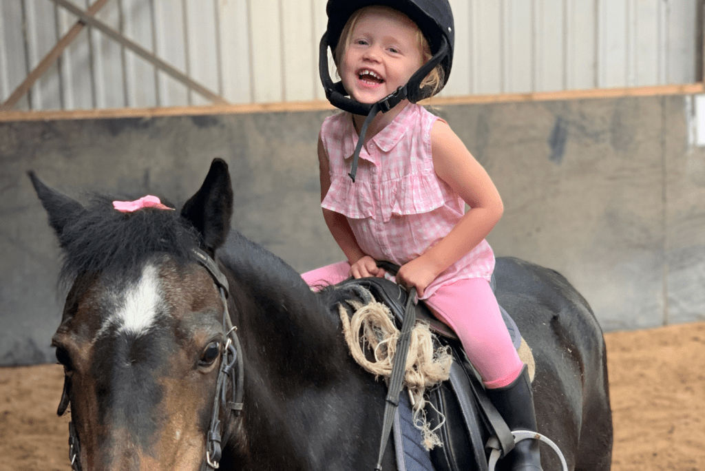 Raad eens van nu af aan Bediening mogelijk 8x waarom paardrijden goed is voor kinderen - Love2BeMama
